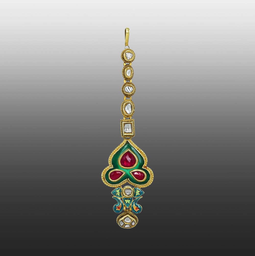 Red Green Meenakari Mangtikka with Polkis